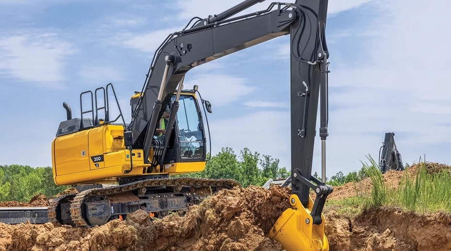 Heavy equipment 360° surround view and blind‑spot camera system with rugged tablet Heavy equipment 360° surround view and blind‑spot camera system with rugged tablet