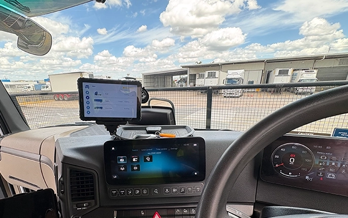 Truck mounted tablet for ELD compliance, dispatch, and fleet navigation