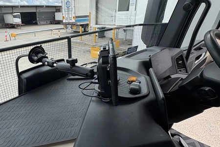 17mm vs 28mm — How Tablet Thickness, Dock Depth, and RAM Mount Offset Affect A-Pillar Visibility and Airbag Safety